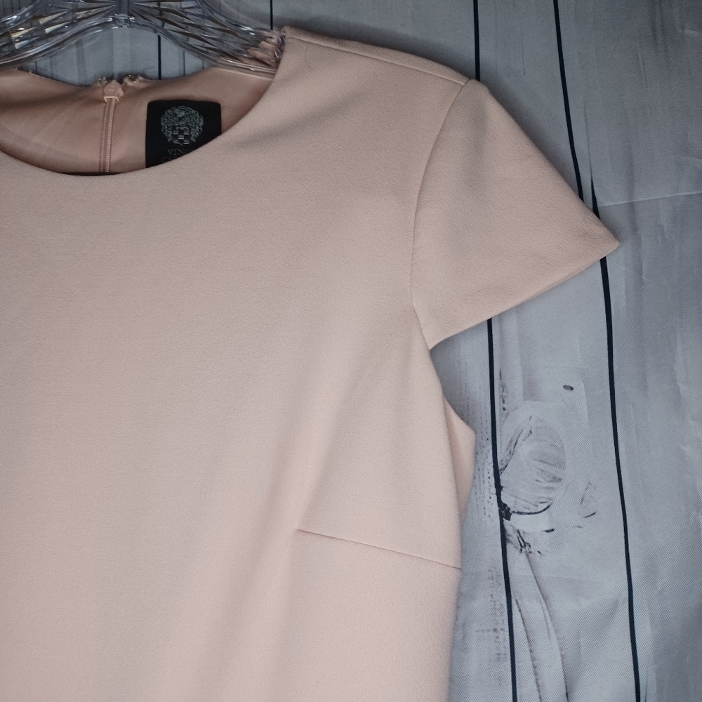 Vince Camuto Elegant Pink Scalloped short sleeve Dress - Picture 2 of 12